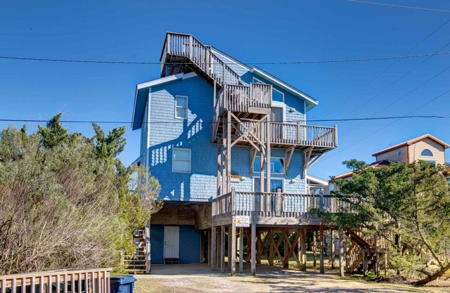 Morningside: Large Ocracoke home with amazing views from rooftop deck