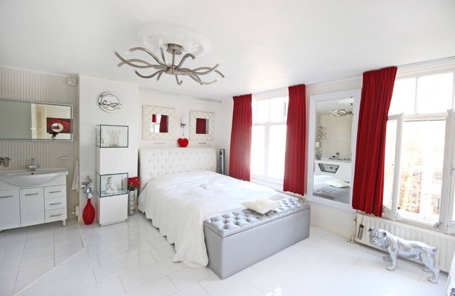 Most exclusive penthouse at canals in City Centre