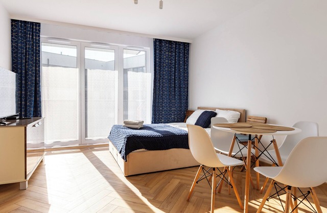 Mostek Sapphire Navy Studio