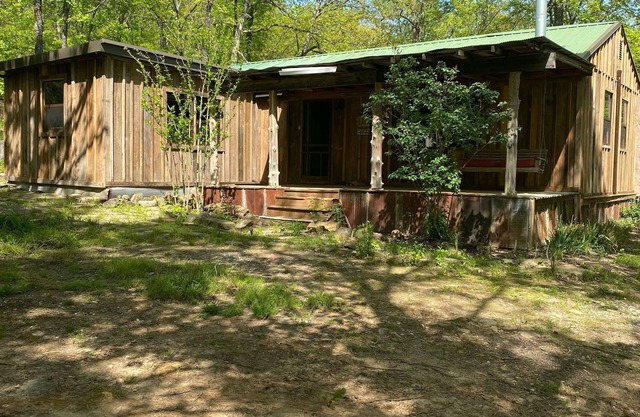Mountain adventure cabin w/stunning views in the Ozarks.