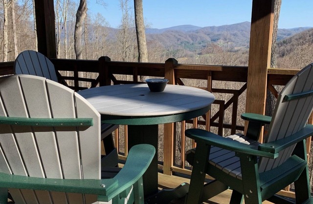 Mountain Air - Relaxing Pet Friendly Condo With Mountain View