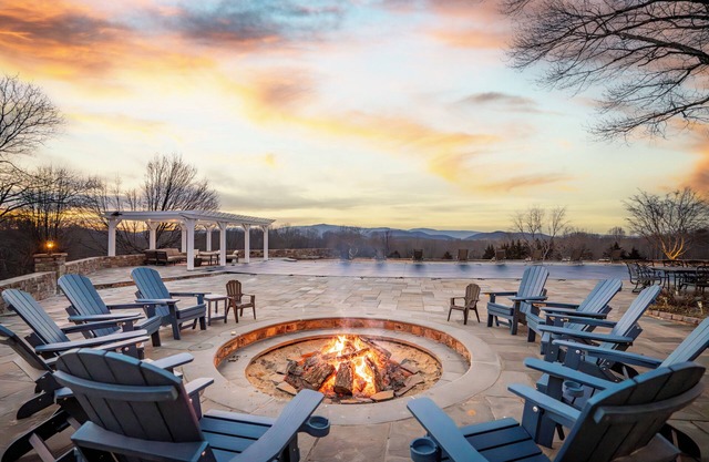 Mountain Farmhouse on 200Acres Ranch w/Blue Ridge Views, Hot Tub, Sauna & More