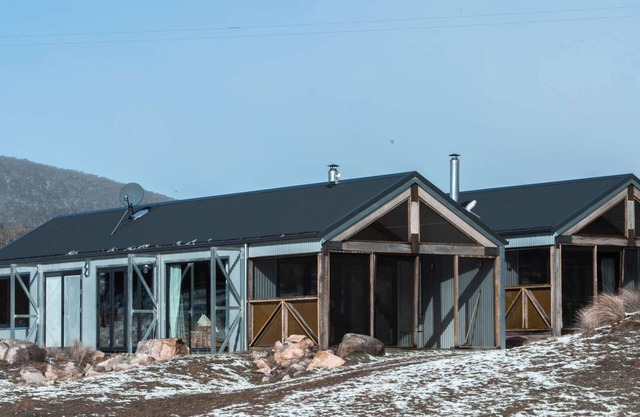 + MOUNTAIN LUXURY + Pets Welcome + SECLUSION +