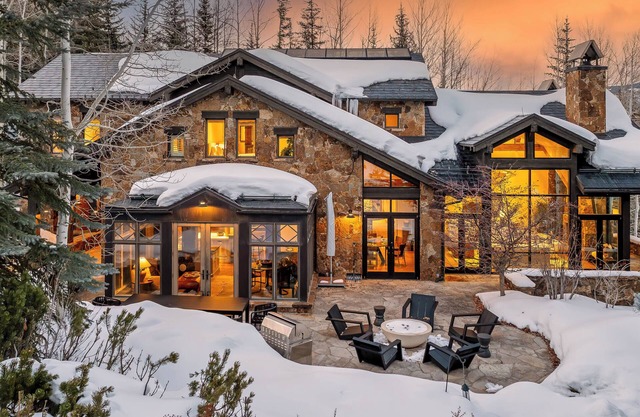 Mountain Majesty Awaits | Wayfarer Lodge