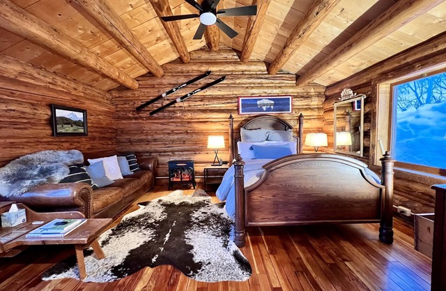 Mountain retreat cabin, just right for the sport enthusiasts.