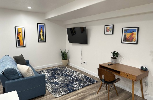 Mountain-View Studio/Hot Tub/22 Min to Salt Lake City/Private Entry