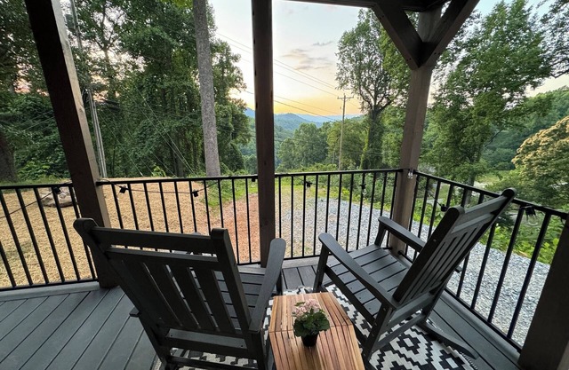 Mountain View Tiny Home Cabin Near Nantahala River