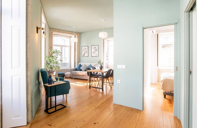 Mouzinho 1BR w/AC in City Center by LovelyStay