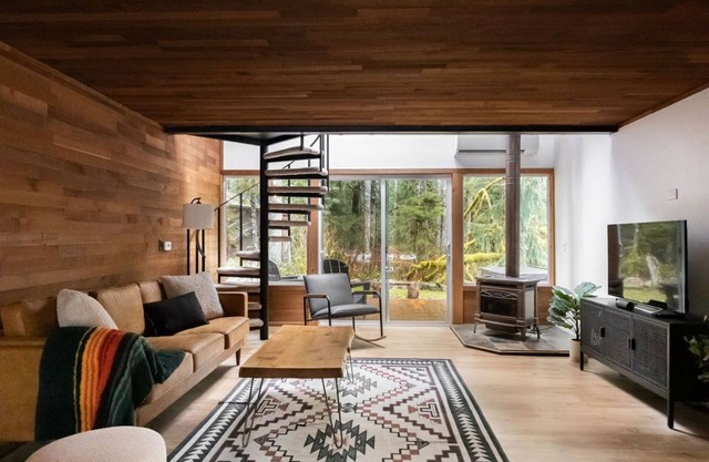 Mt Baker Cabin w/Hot Tub, Sauna, Firepit, BBQn