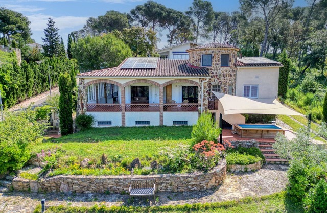 MT264: Wonderful house in Pals with garden, views of the Empordà and pool
