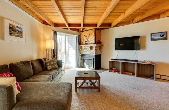 Mtn-View Condo w/Community Perks in Silverthorne