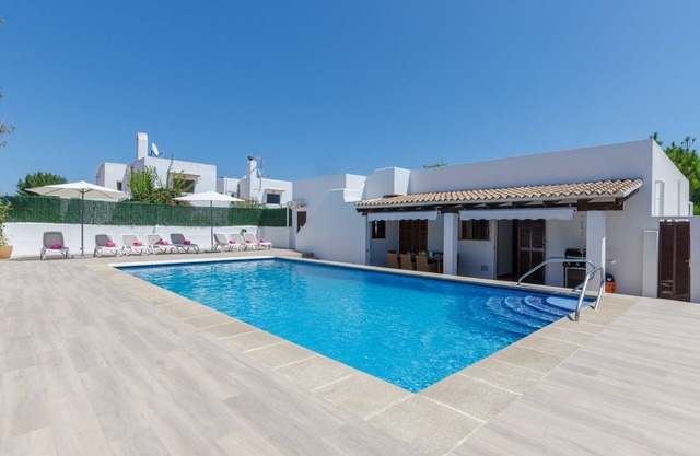 MURTA 26 - Villa with private pool in SA COMA. Free WiFi