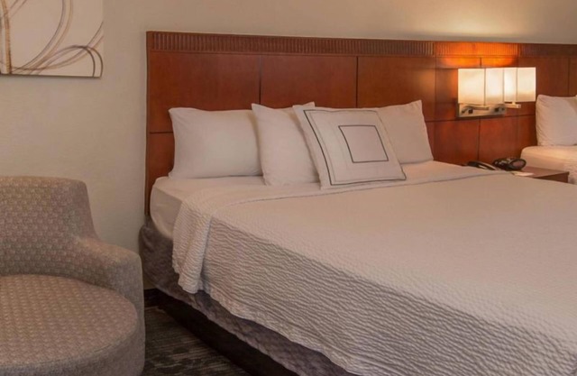 Museum & Memorial Tour! Pet-friendly Hotel On-site Parking, Picnic Area