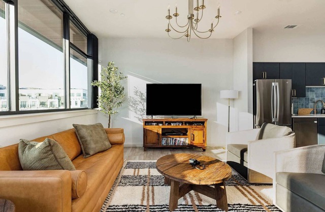 Music Row, Pool, Rooftop Deck, Balcony, Gym