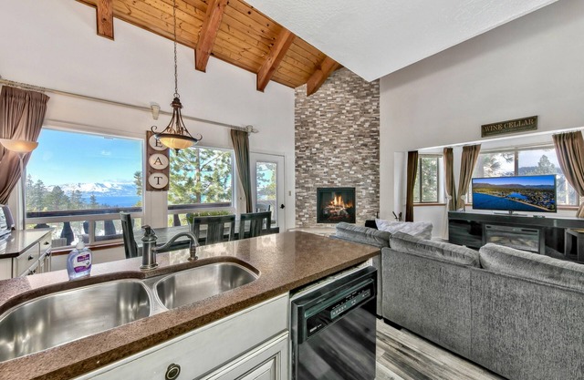 Mv17 Amazing Lake View & Spacious 2 Bedroom Ski Cabin With Hot Tub