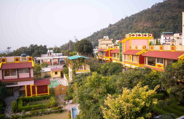 MVT Guesthouse & Restaurant (Rishikesh)