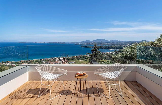 My Rental Homes - Villa Marquez with infinity pool, equipped terrace and sea view.