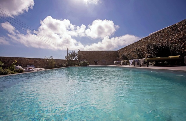 Mykonian Luxury 4 Bd Villa Filyra w Private pool