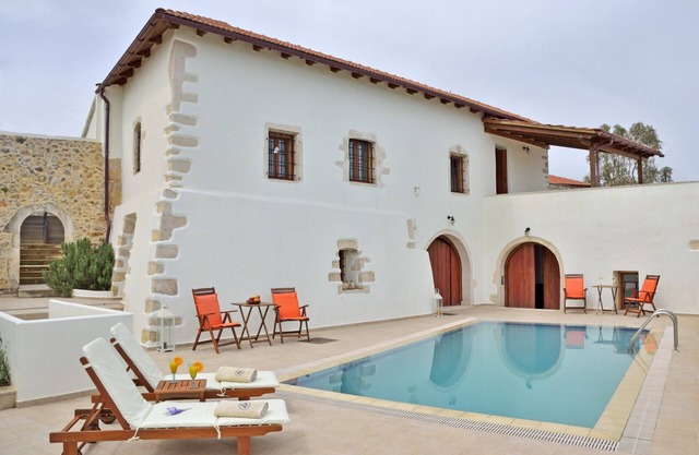 Mylo villa,Pool,Next to All Amenities,Kefalas