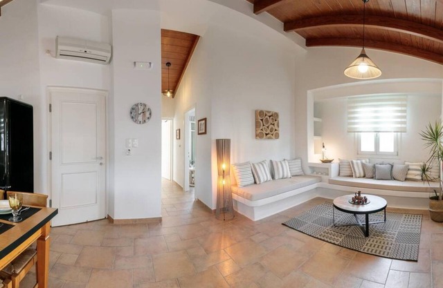 Naxos Chalkion Beautiful Detsis House with jacuzzi