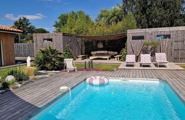 Near BORDEAUX, ST EMILION, BELLE DES VIGNES 8PERSONNES PRIVATE SWIMMING POOL