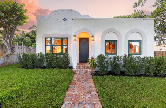 Near Galleries & Shops: Spanish Revival WPB Home!
