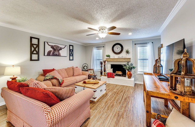Near Lake Dardanelle: Updated Home w/Large Yard!