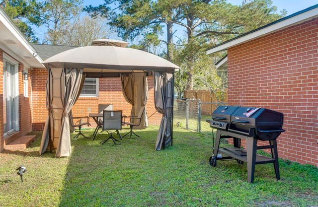 Near Shops and Eats Home with Large Yard in Waycross!