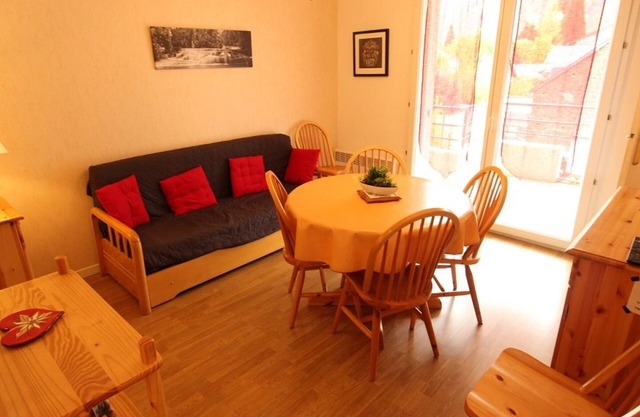 Near Thermal Baths - T2 with Balcony, Parking and WiFi - Pets Allowed