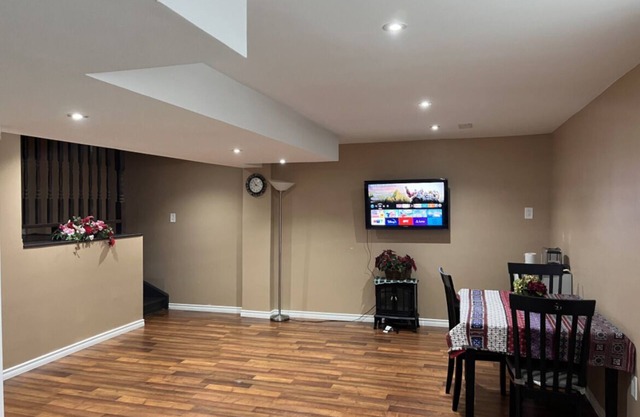 Neat & Cozy Private Basement in a House for your stay