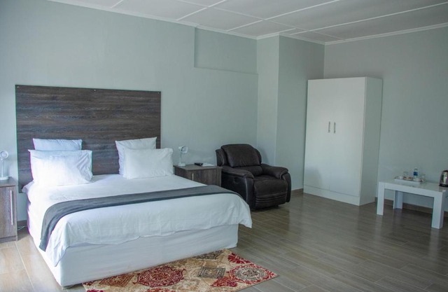 Neat one bedroom in Morningside guesthouse - 2089