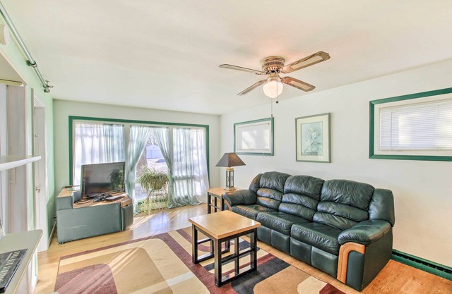 Neenah Home w/Deck: Near Lake Winnebago