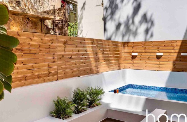 Nemeseos 82m² Apartment with Roof Garden and Pool