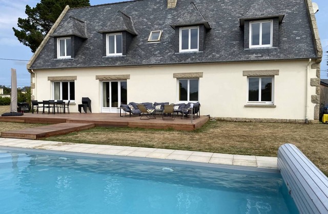 Neo-Breton House with Pool and WIFI in a Quiet Neighborhood. Sleeps 12.