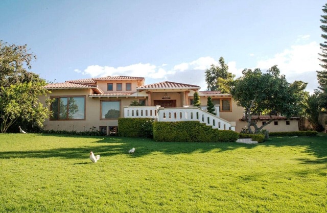 Neocolonial Guayllabamba House | Gym Jacuzzi Pool