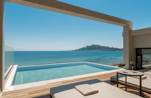 Nerea Deluxe Seafront Villa, Iconic Infinity Pool