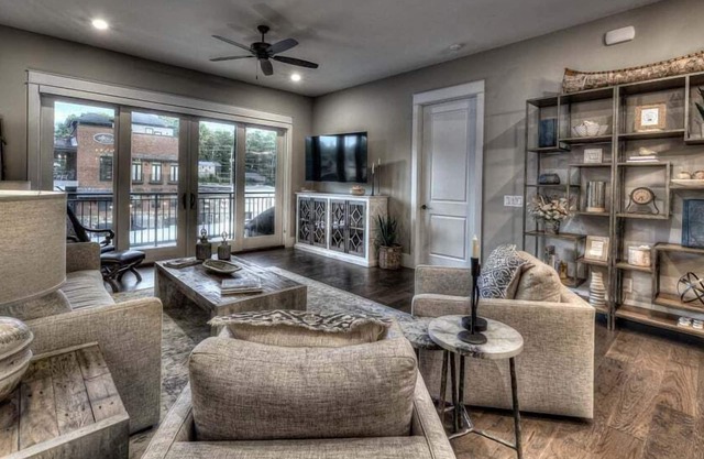 Nest on West - Small town charm | Downtown Condo | Walk to shops