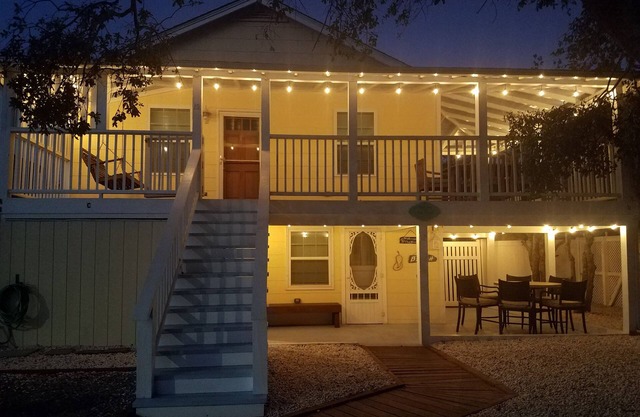 Nestled between the BEACH & BANKS CHANNEL- walk to PIER, RESTAURANTS & GROCERY!