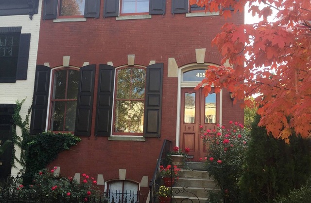 NESTLED IN PRIME CAPITOL HILL LOCATION - STEPS AWAY TO EVERYTHING!