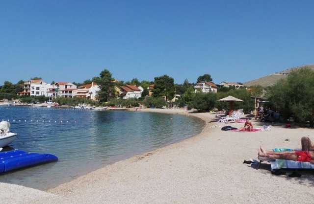 Neve - by the sea - A1