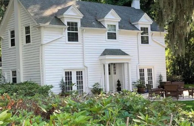 NEW! 1920 Carriage House on Private 5 Acre Riverfront Parklike Estate with DOCK