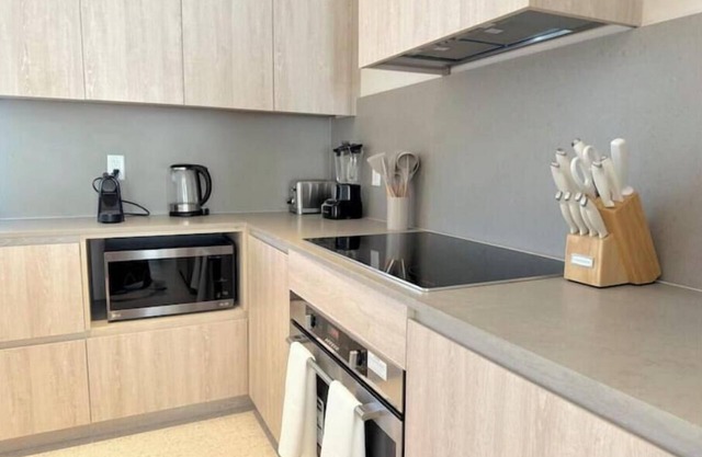 New 1bd - Gated - Pool Beach and Gym access - High speed internet