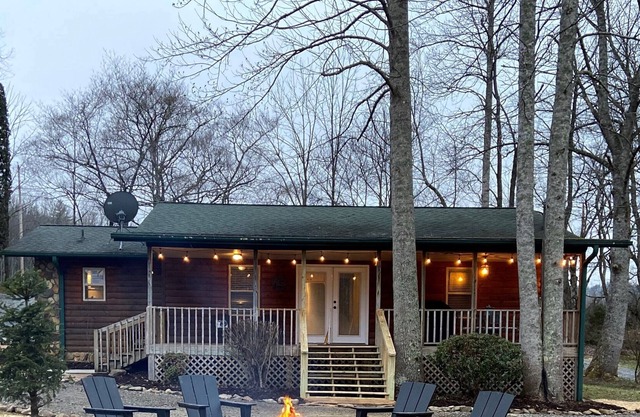 NEW 2 BR/2 Bath Cabin! Great for Cycles, Cars, Trailers! Creek/Mountain Views!