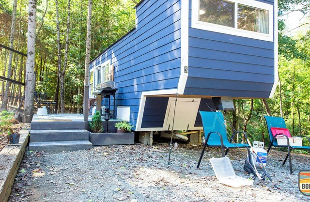NEW 2 Neighboring Tiny Homes on the Farm Lake 2mi