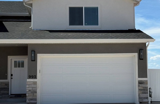 NEW 2025 3-bedroom 2.5 bath twin home in Richfield Utah with 2 car garage