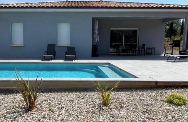 New 3-bedroom villa with pool