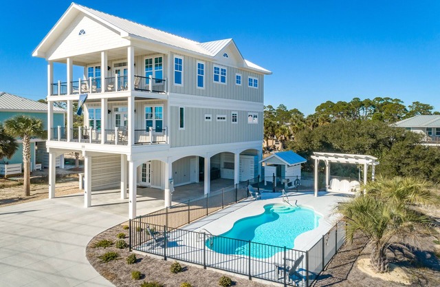 NEW 3 BR 4.4 Bath Heated Pool plus Elevator