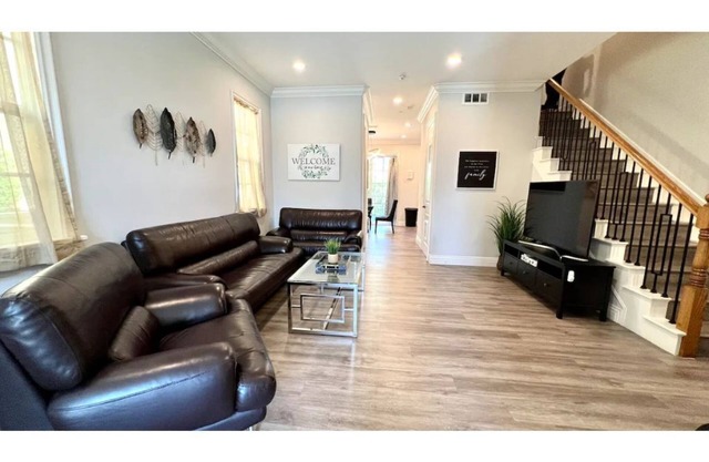 NEW 3BR 2.5BATHS upscale, attached garage, close to DTLA and Universal Studio