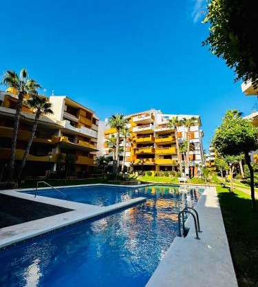 New apartment with sea view and pool