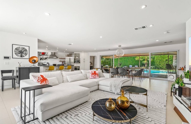 NEW! August House | Deepwell Midcentury Pool/Views